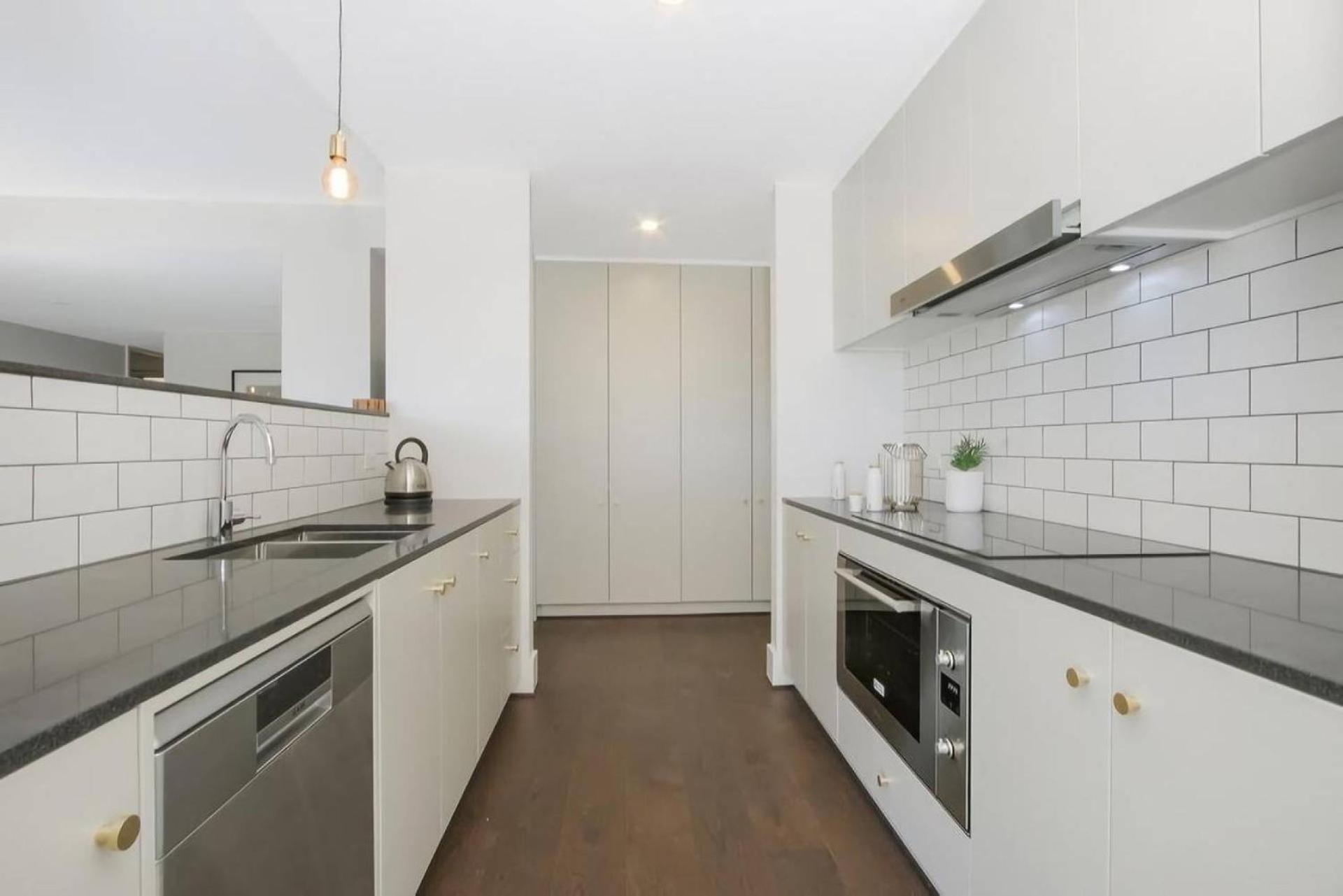 Prince Apartments - Kingston Foreshore Канберра Экстерьер фото